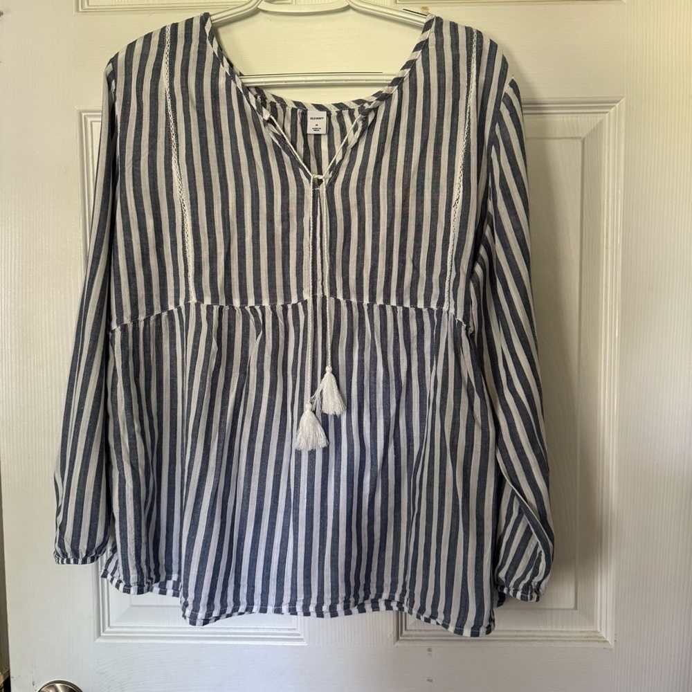 Old‎ Navy Women’s Striped V-Neck Blouse with Tassels Size Medium